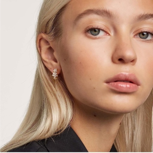 Gold 14k Gold Plated Flower Cubic Zirconia Hoop Earrings - Picture 2 of 2